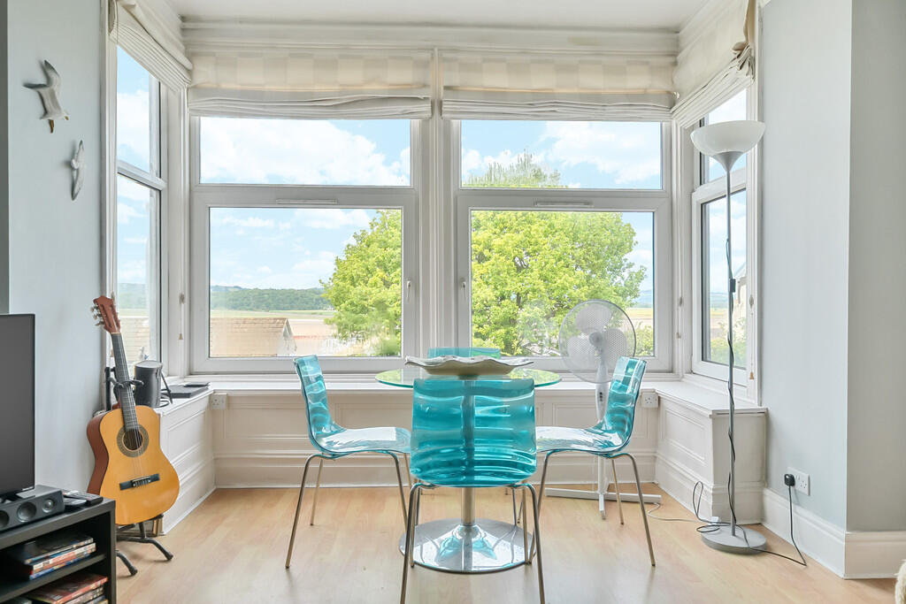 Living / Dining R...