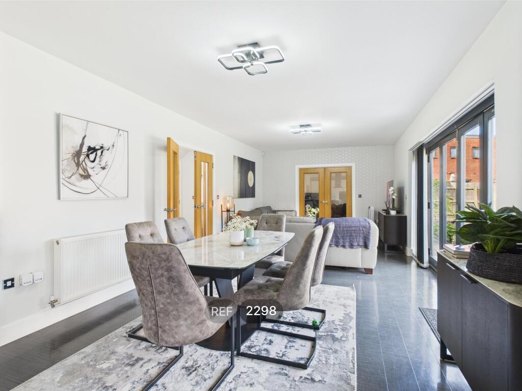 Kitchen / Dining / Living area