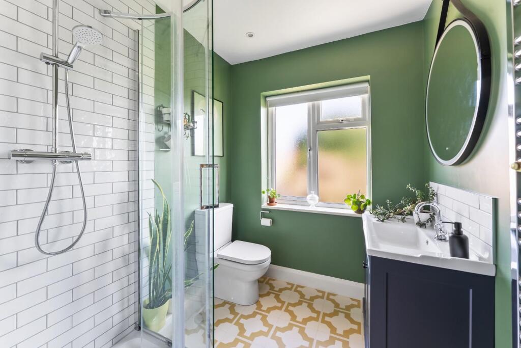 16 - family shower room.jpg