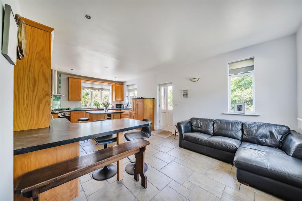 5 Well Lane, Blackfordby