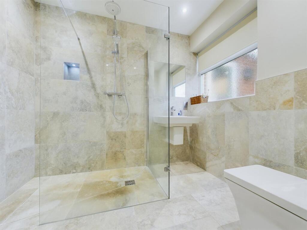 Bedroom One En-suite