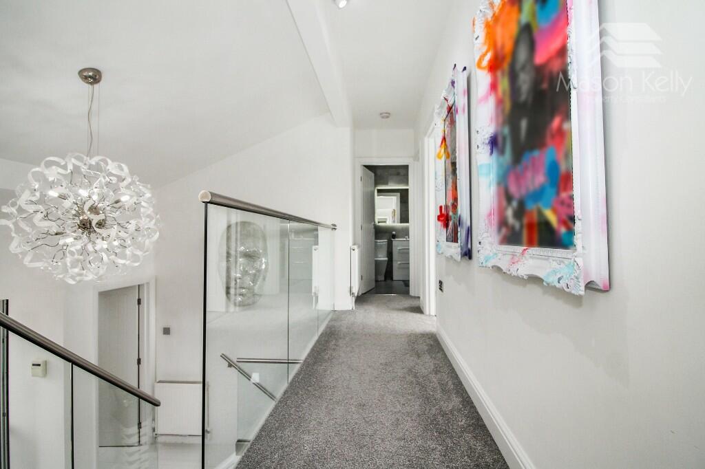 FIRST FLOOR LANDING