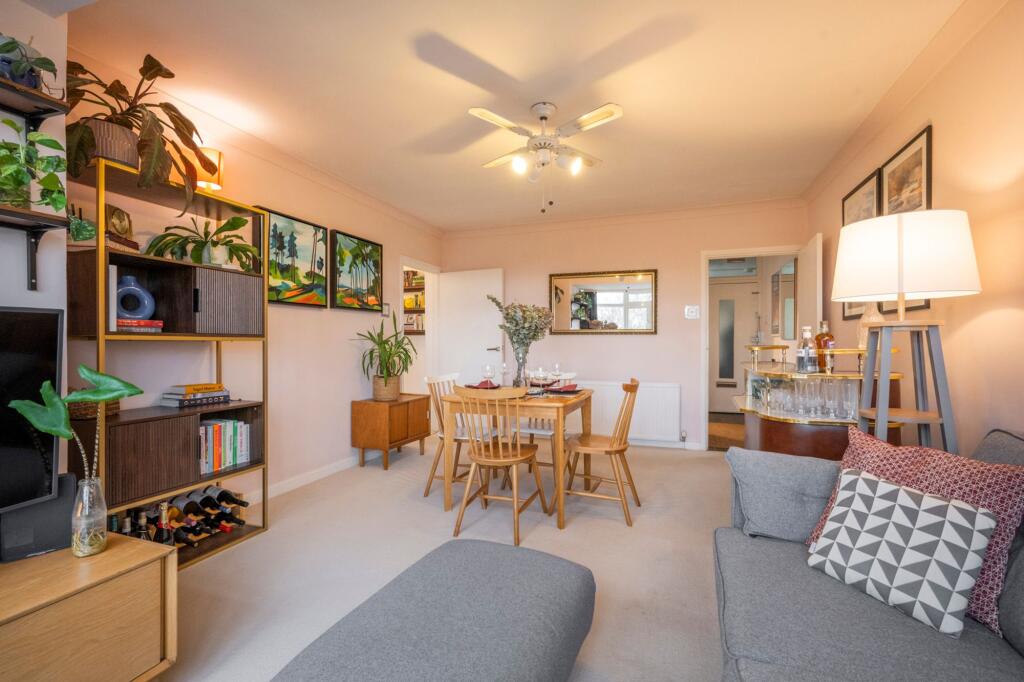 Open Plan Reception Room