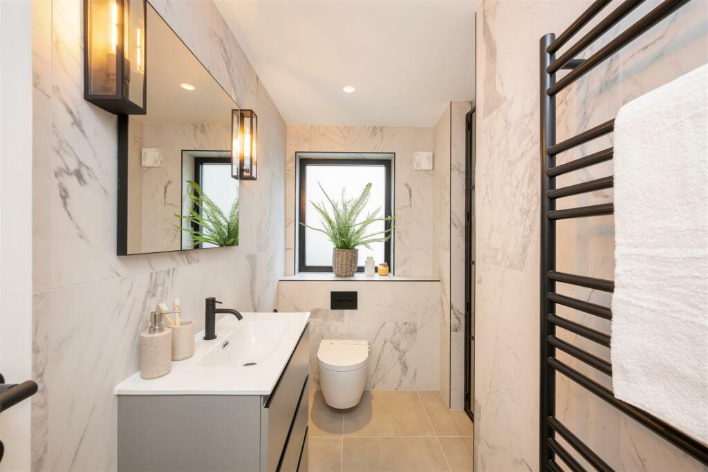 98A Draycott Avenue Hi-25.jpg