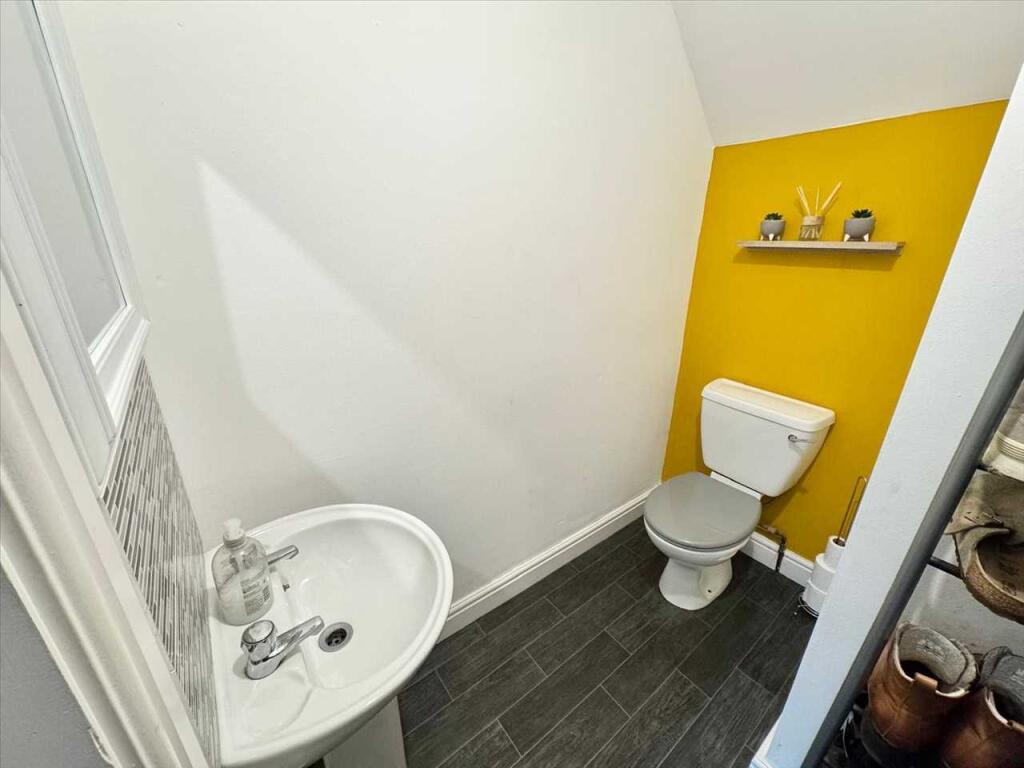 GROUND FLOOR WC