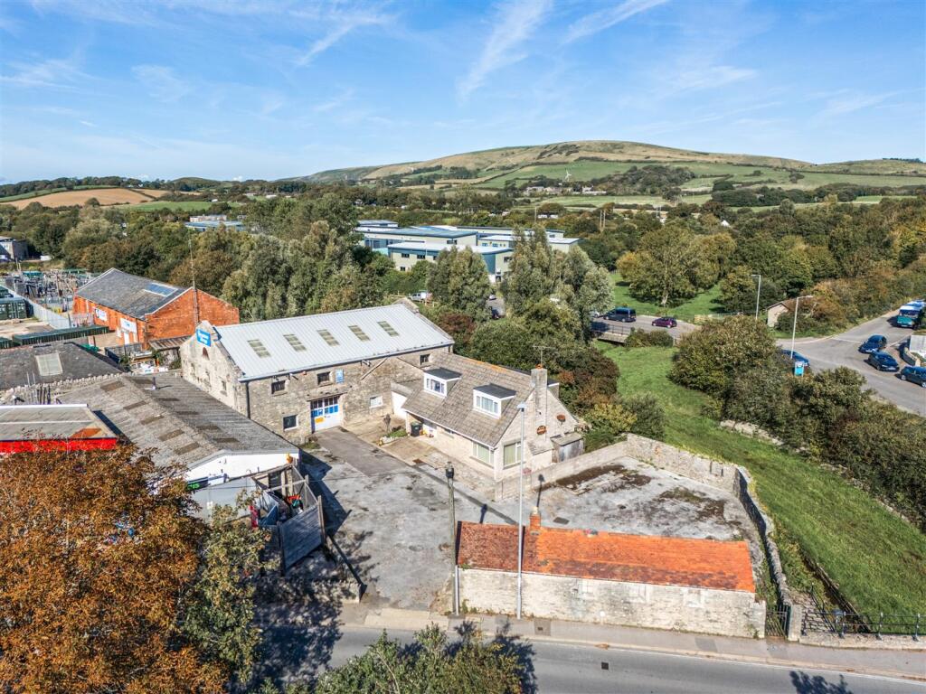 1360404-DJI_20250929112414_0579_D (3).jpg