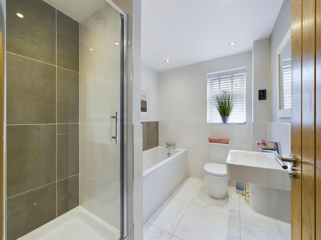 Principal Bathroom