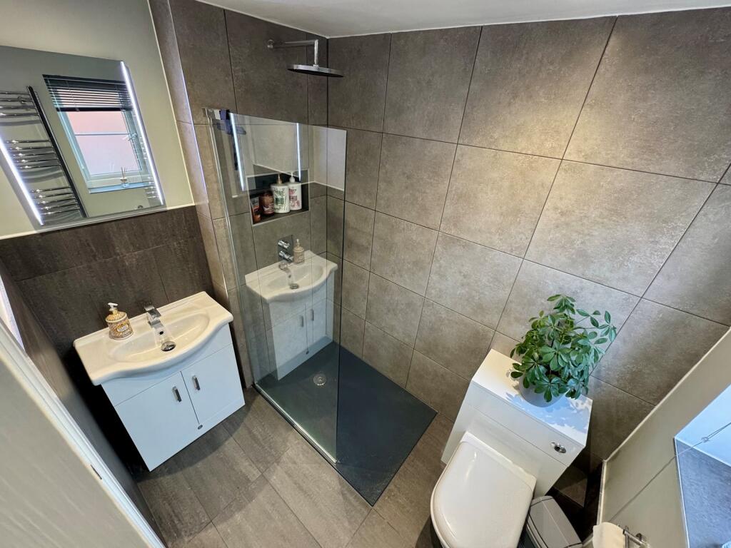 En Suite Shower Room