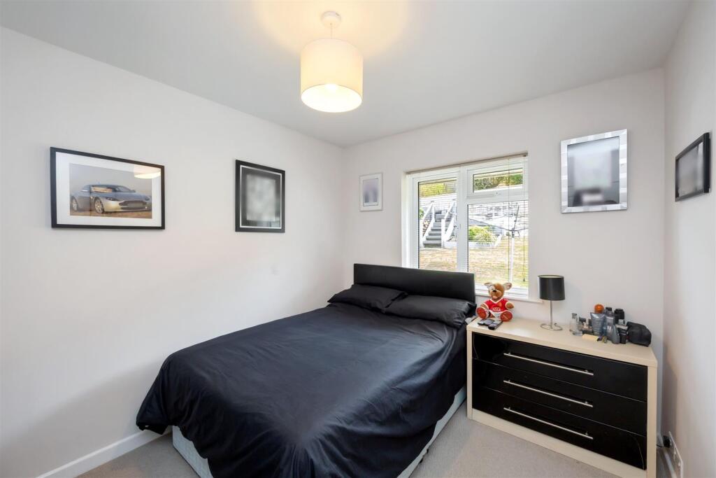 Broad Rig Avenue 41 BEDROOM 1.jpeg