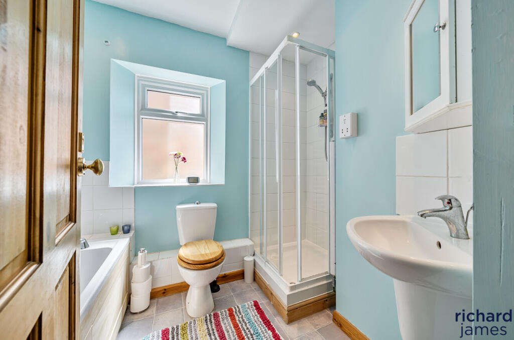 e52deb7ccdff4fa585b7deb4340181c3