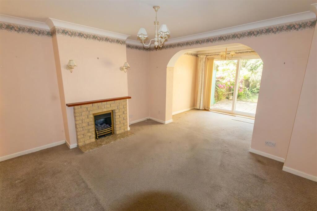 Walnut Drive-16 - t.jpeg