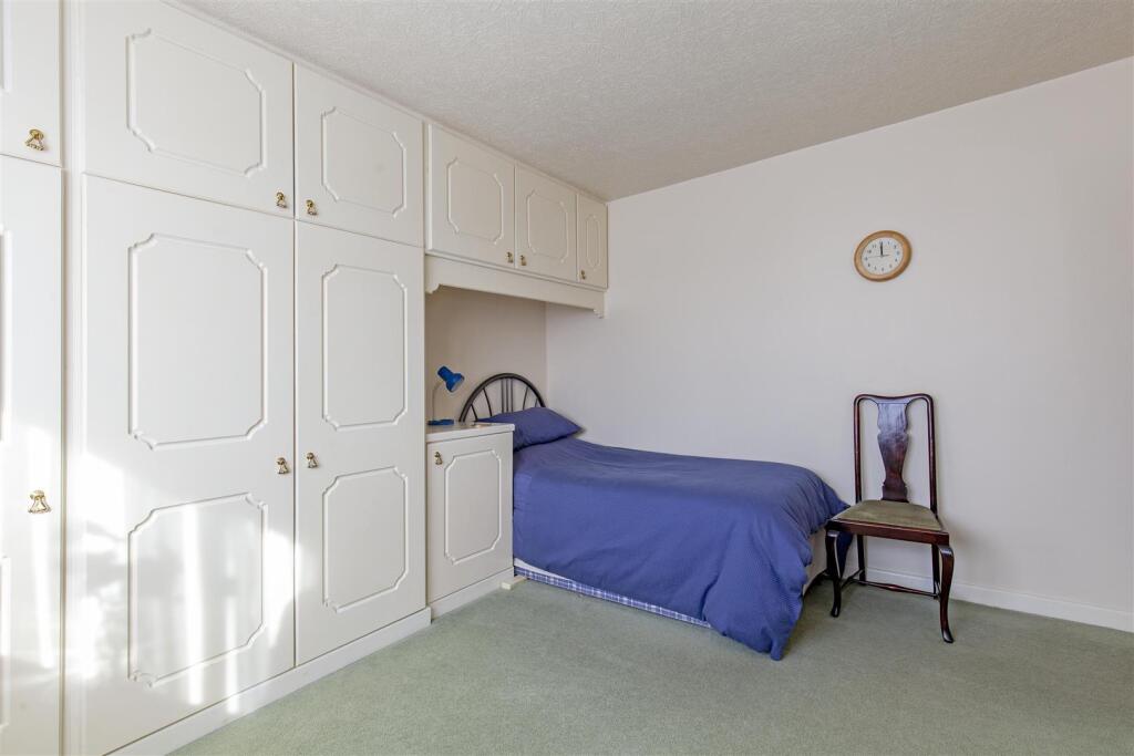 Bedroom 2-2.jpg
