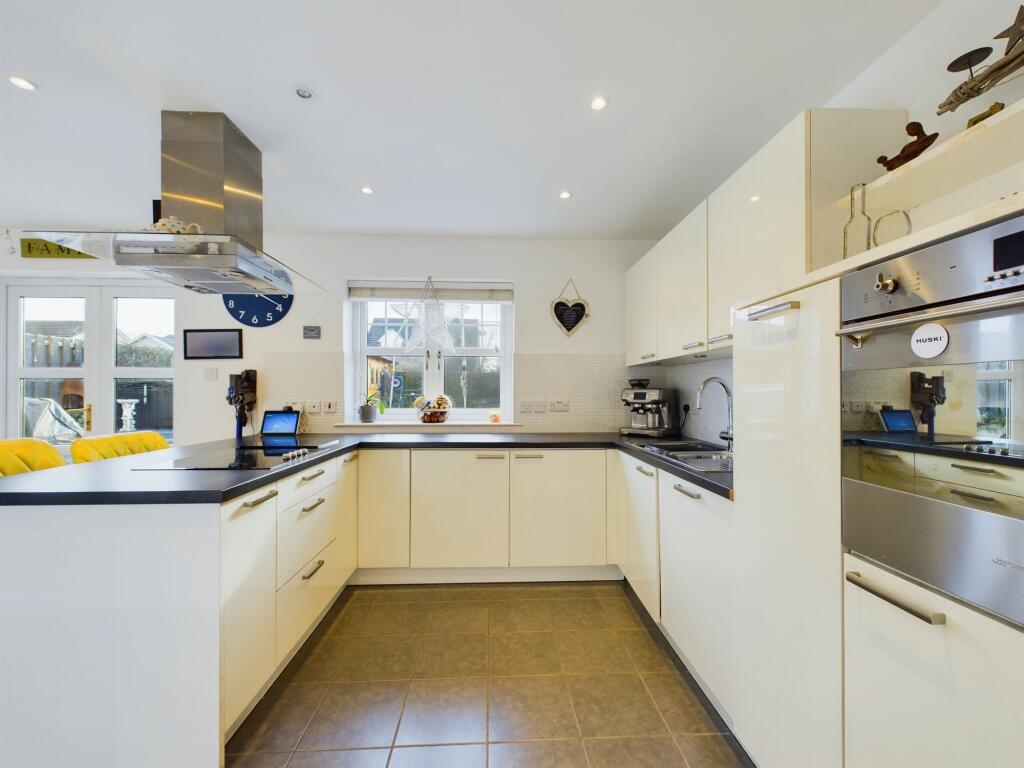 Kitchen/Dining
