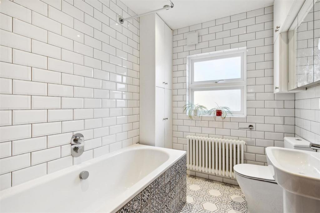 55a Strathleven Road-6.jpg