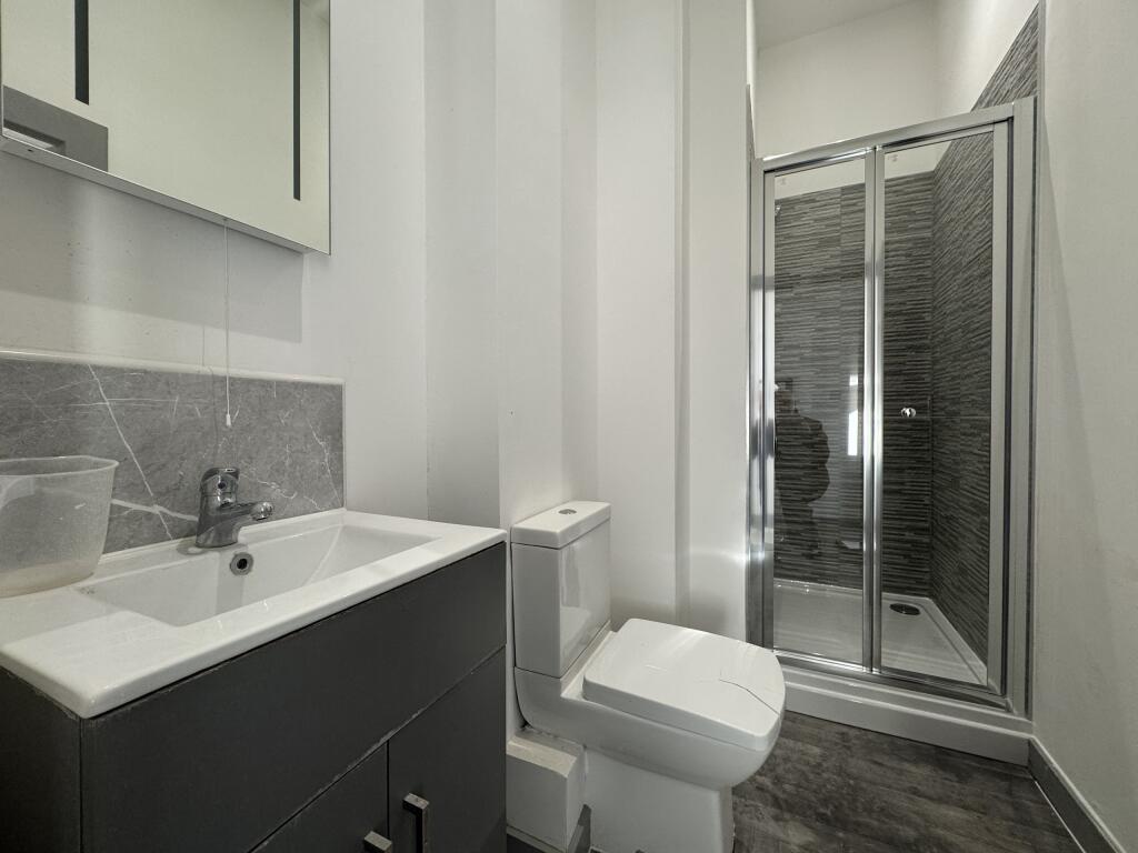 Shower/WC