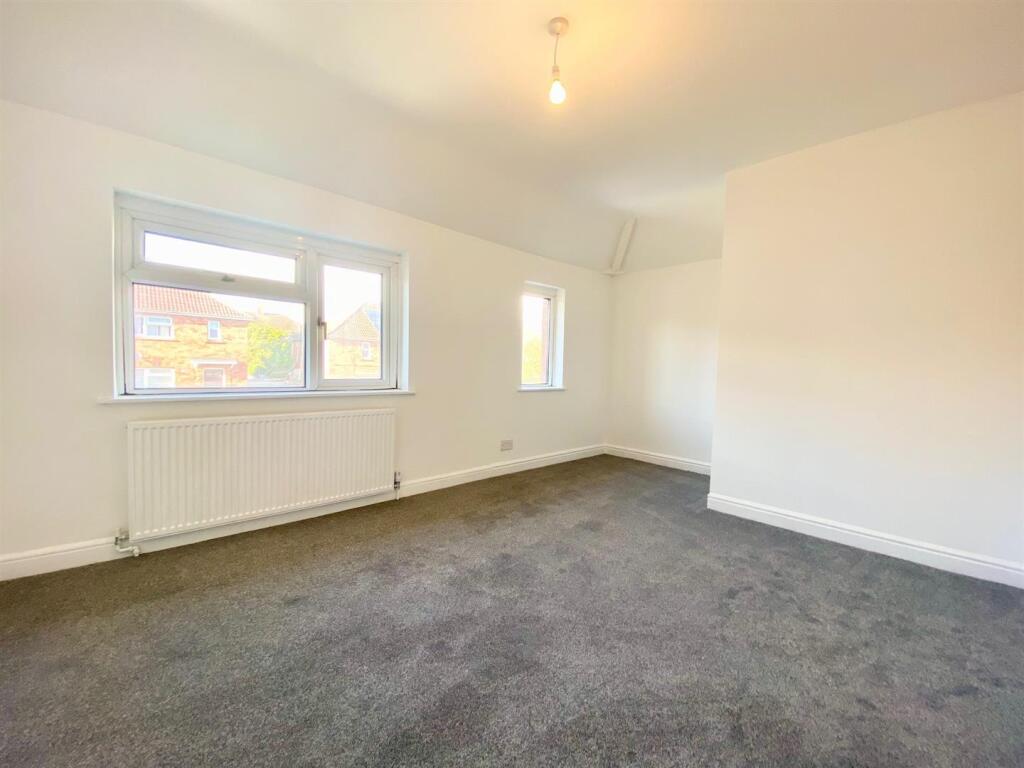 Front Bedroom.jpg