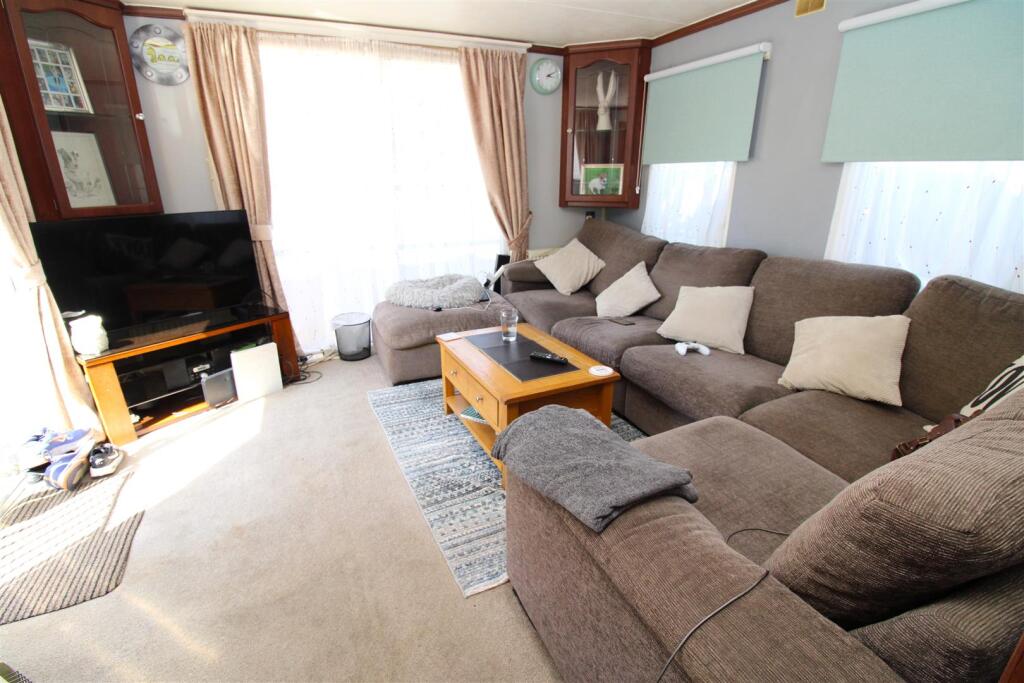 Lounge.JPG