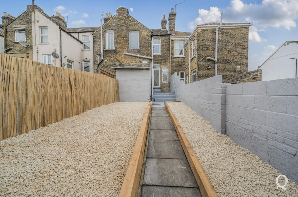 fe046295-957b-448...