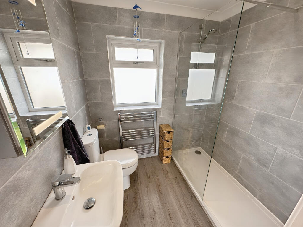 Ensuite to the Master