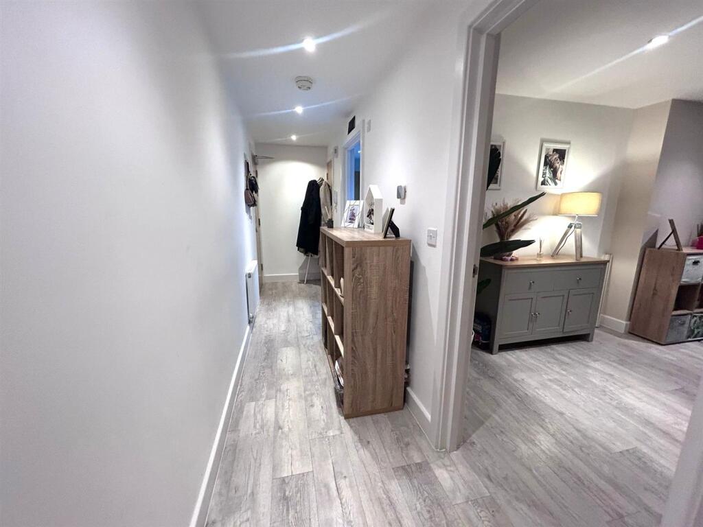 Hallway.jpg