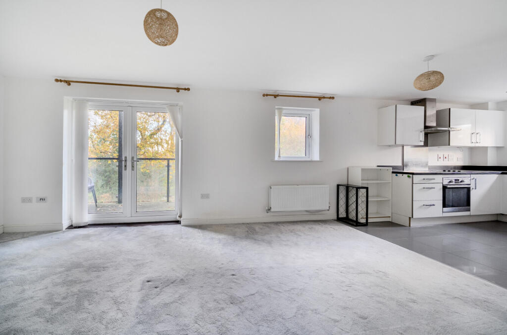 1385350-18-692737...