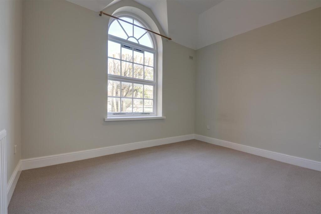 Kingston Road SW19 bedroom 1.jpg