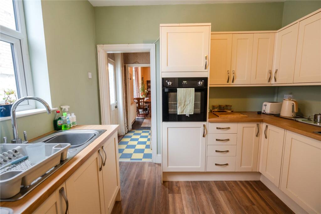 Kitchen (2)