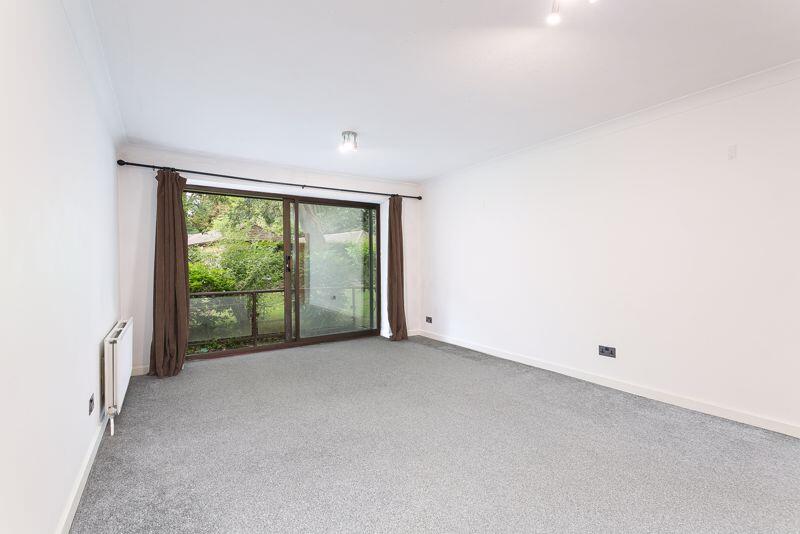 Lounge/ Dining Room