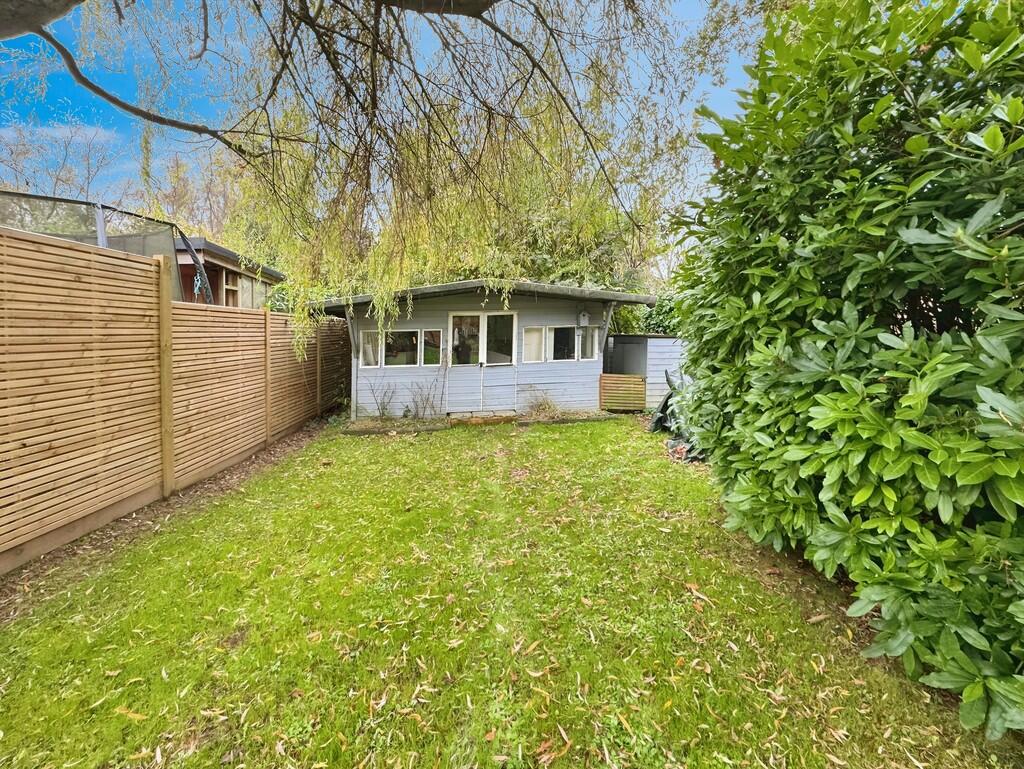 Outside Garden Ro...