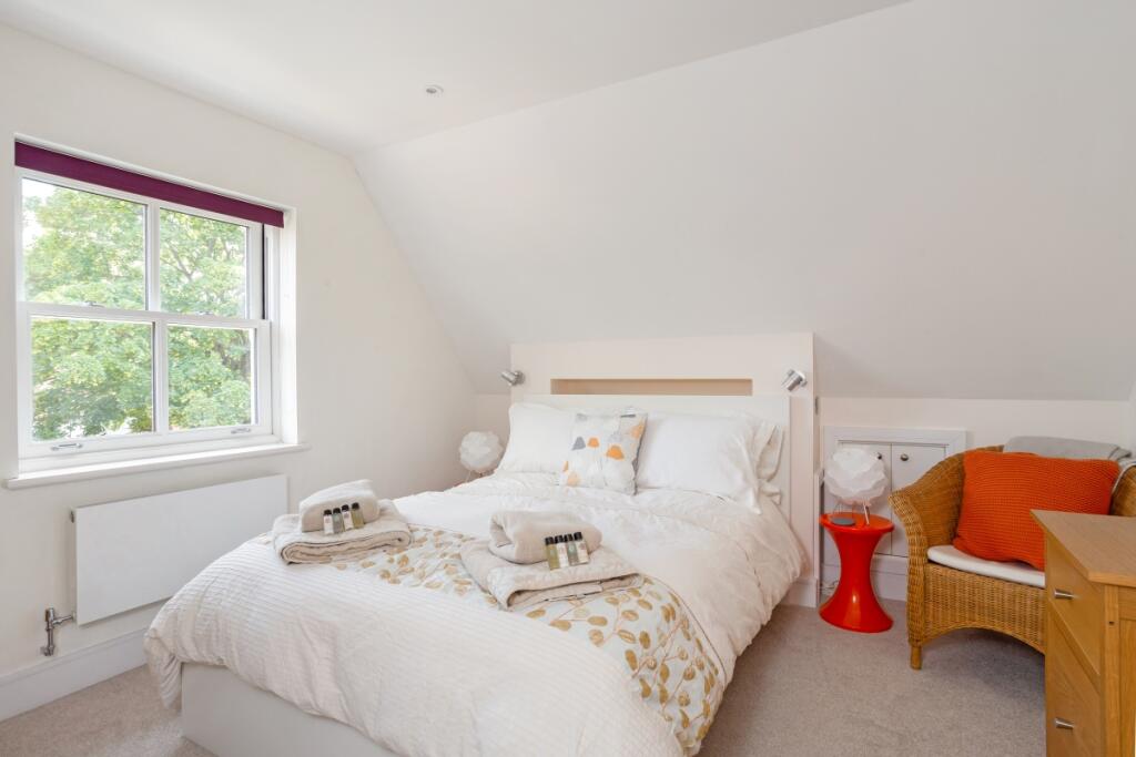 4 Cromwell Garden...