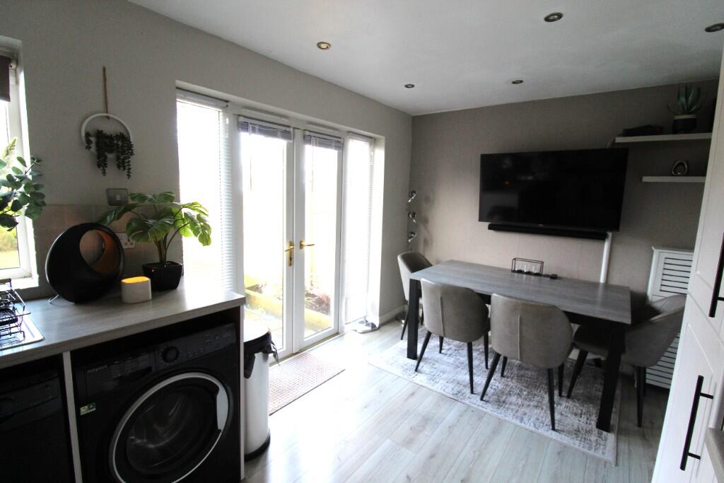 Dining kitchen
