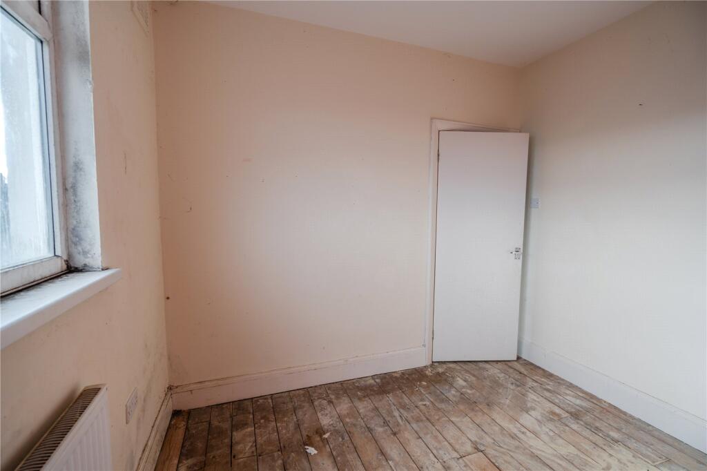Bedroom 2 (2)