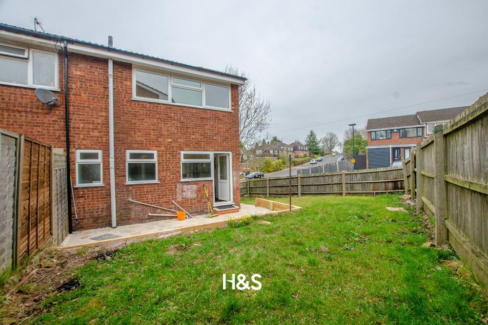 118 dawberry fields road - rear garden..jpg