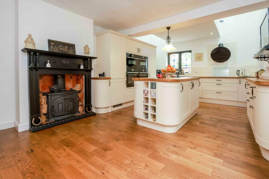 Fitted Breakfast Kitchen
