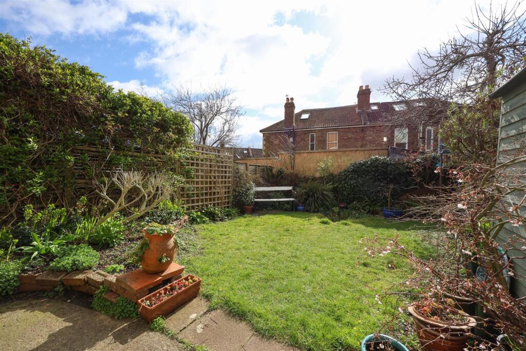 19 Cricklade Rd 19.JPG