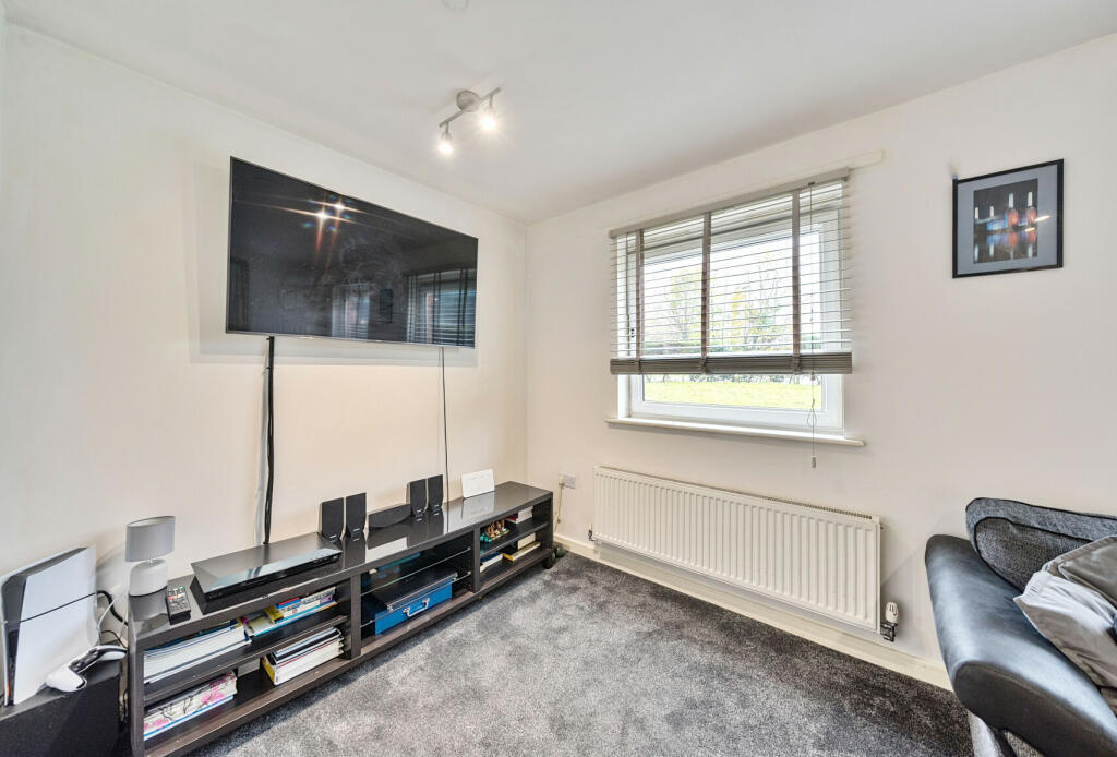 Flat 15, Burlescombe House, 29 Burrage Road, Redhill, RH1 1TL
