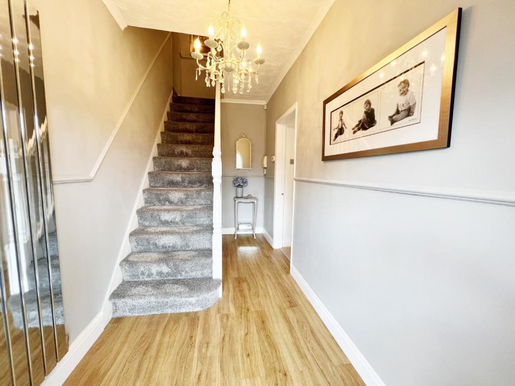 Entrance Hallway.jpg