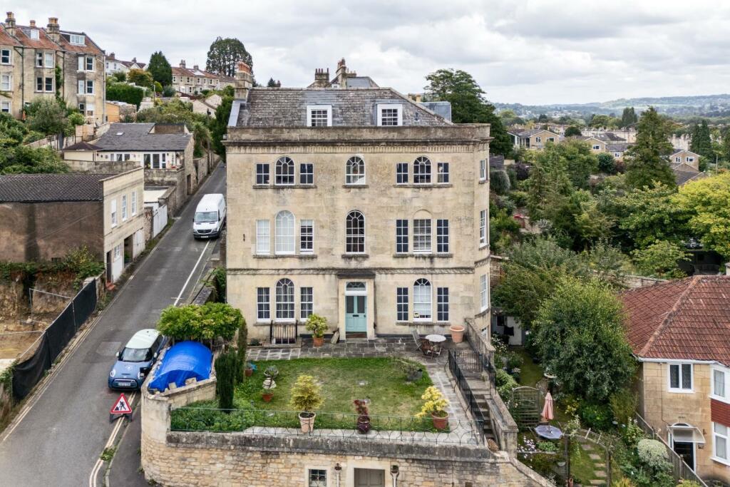 Flat 5, 28, Upper East Hayes Bath, BA1 6LP - Aeria