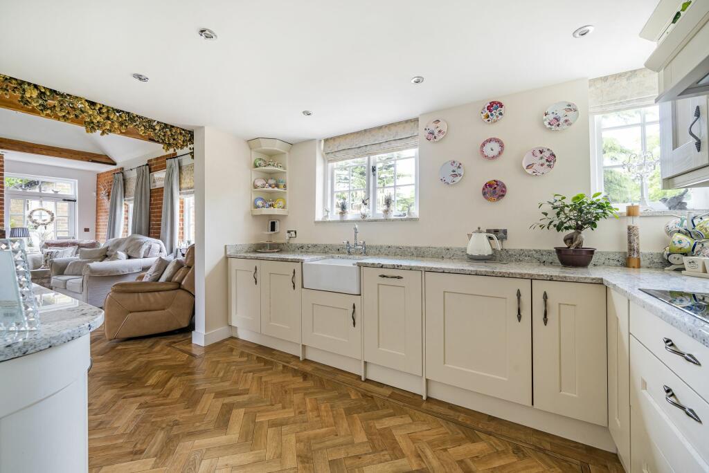 Kitchen (2)