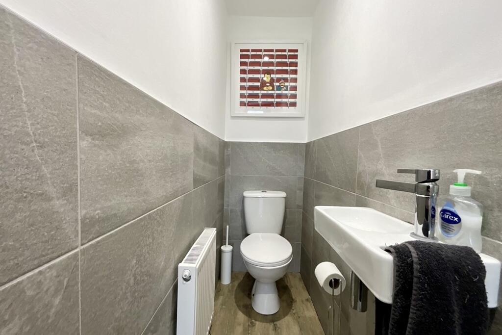 downstairs wc