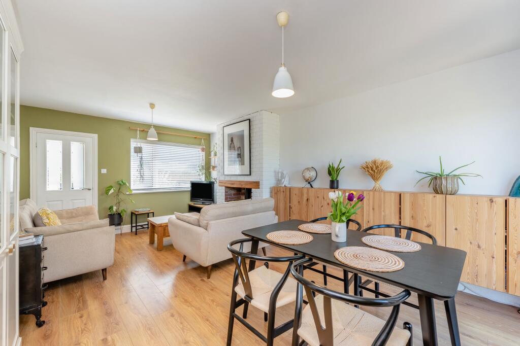 Lounge / dining room