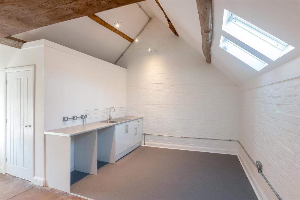 2&amp;3 Henley Street-9.jpg