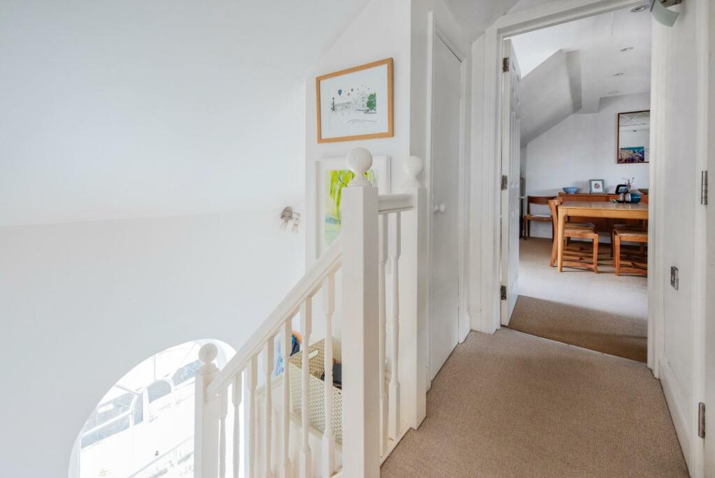Flat 5, 28, Upper East Hayes Bath, BA1 6LP-4.jpg