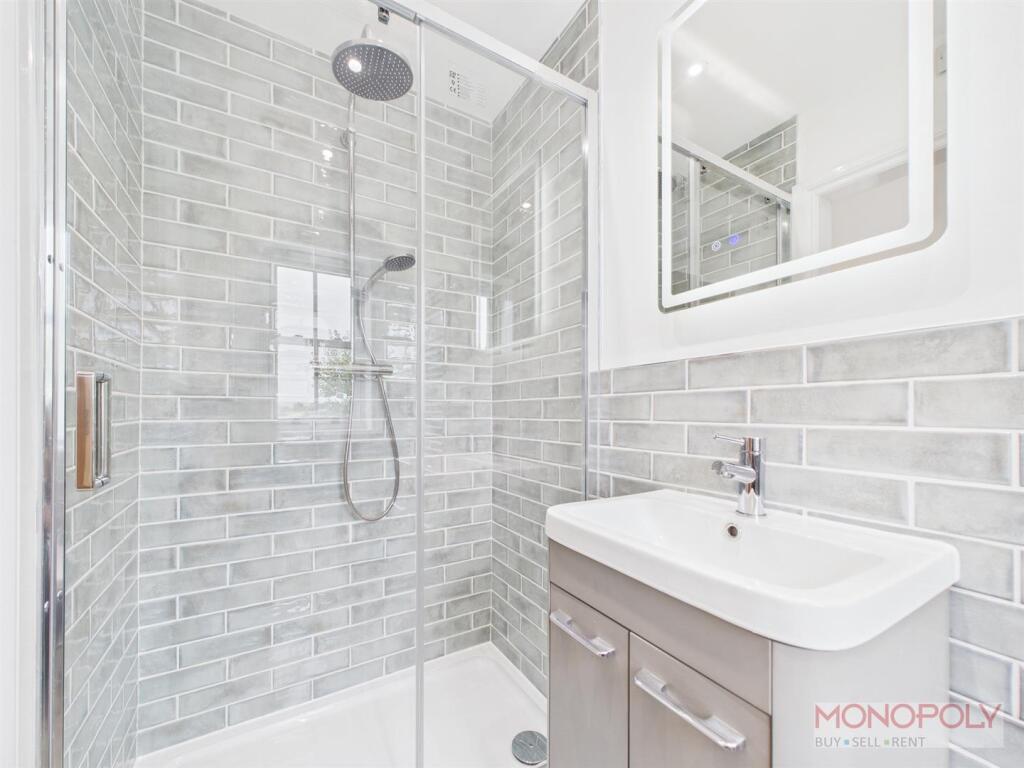 Bedroom Two En-suite