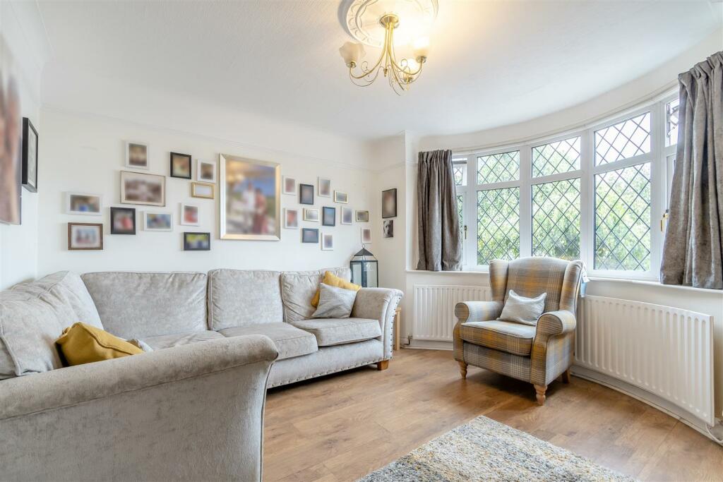 8608373-interior01.jpg