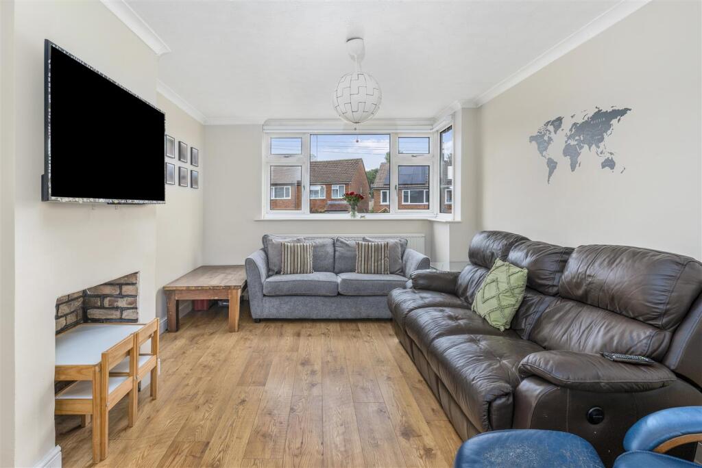 105 Sinclair Avenue, Banbury-3.jpg