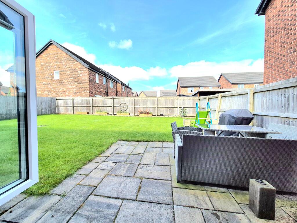Bi fold doors to rear garden