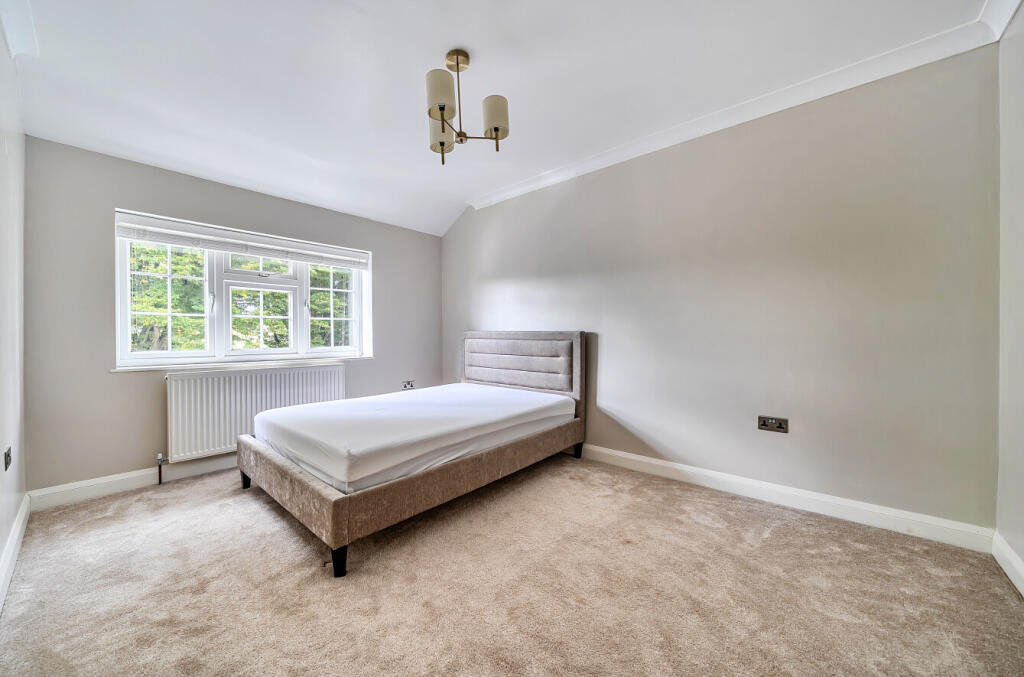 1358536-11-68d2a8...