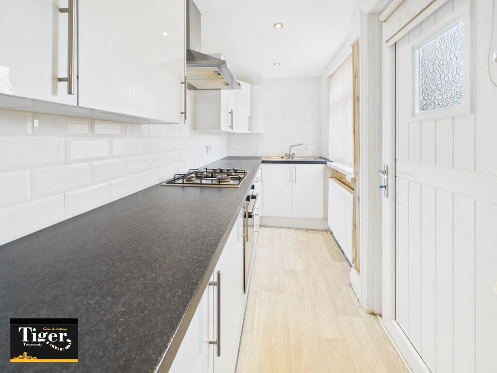 CAM02176G0-PR0724...