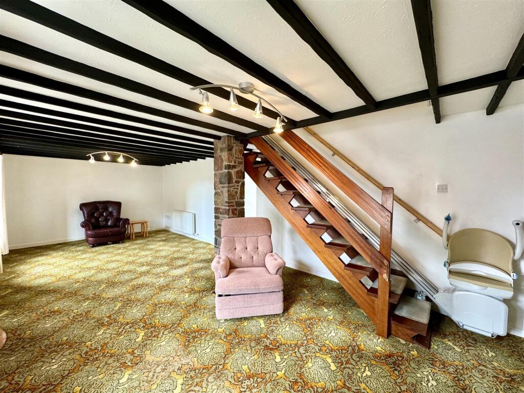SITTING ROOM